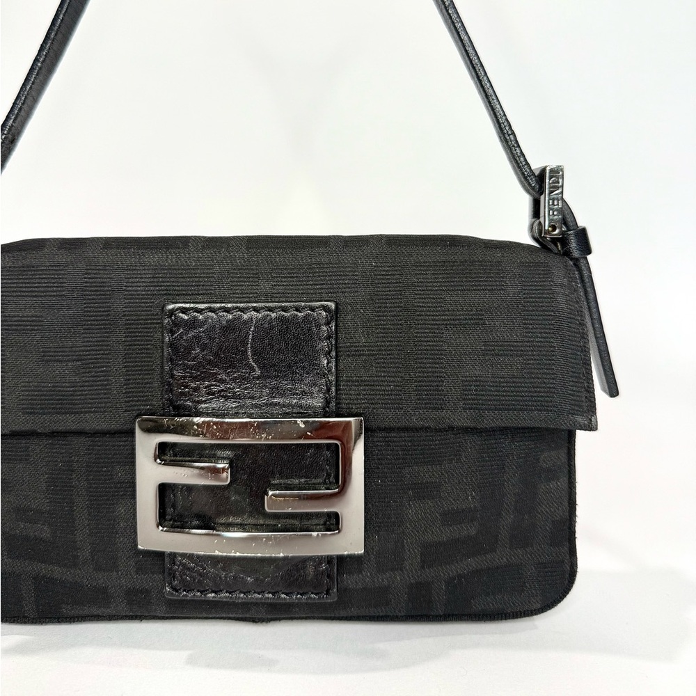 ✨SOLD✨ Vintage Fendi Black Zucca Mini Baguette - Picture 4 of 11